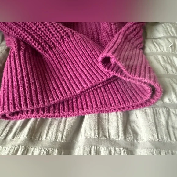 Gap Girls Raspberry Shaker Stitch Knit Sweater, 10 (L) MSRP $49 - Picture 4 of 7